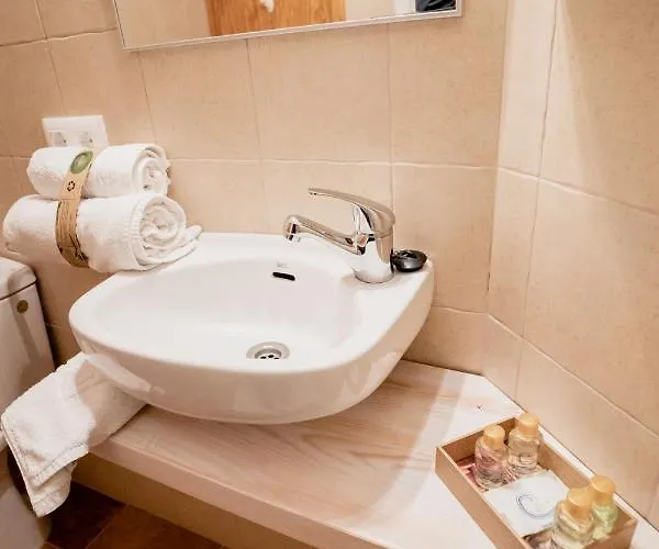 Sa Set Cales Хостел Сьюдадела